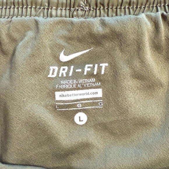 Nike Women's Olive and Teal Athletic Shorts EUC - Picture 2 of 4